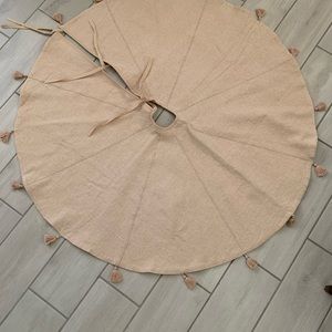 Beige Tassel Tree Skirt